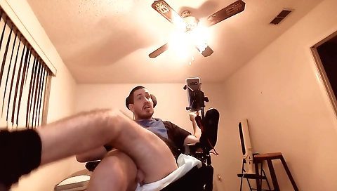 Shakir serving with a sexy brunette