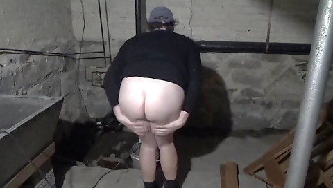 Married guy with hot brunette