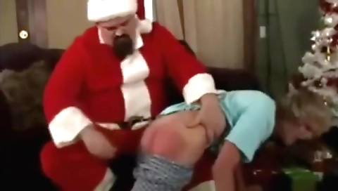 Hawt chick with a hot resum and anal sex