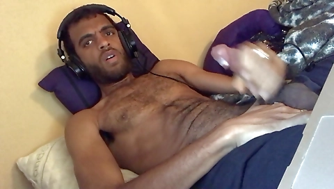 Ta zero- here to play with dildo