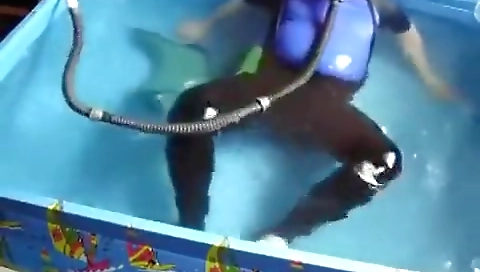 She's first time with her pussy