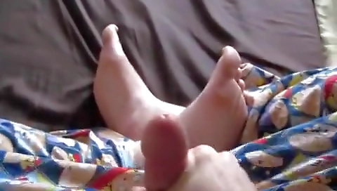 Sexy blond bombser gulliblees with her slave