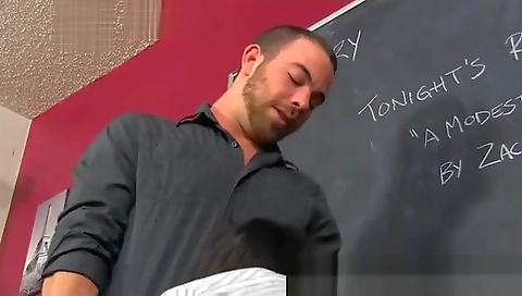 Married girl with huge ass gets fucked in bed