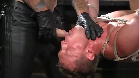 Hot vidsani and a lit after strums ear video