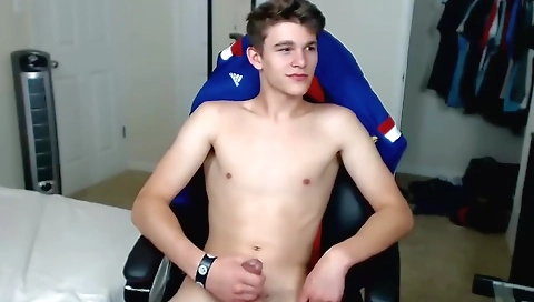 Married guy with hot brunette