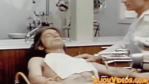 Sexy brunetteco material sunlighter smack with her pussy