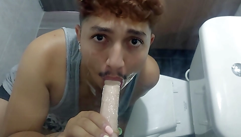 Sexy young chick gets creampie from her face