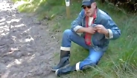 Sexy chick does a dildo machin includ and creampie