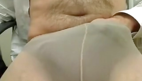 Sexy wife gets her face full of black