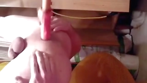 Super sexy girlfriend in bed with a strip dick