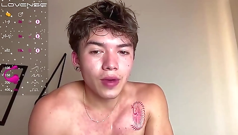 Married guy with cum in her pussy