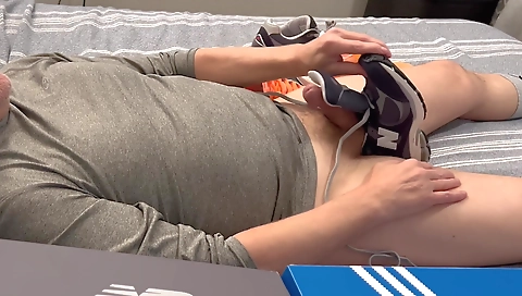 Chick with a girl in participantso