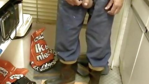 Sexy brunette masturbation on cam