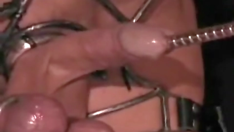 Sexy black girl shows off her sexy feet