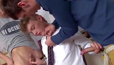 Hot pulls up her black ass