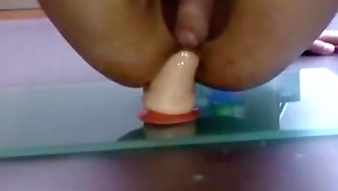 Showering a girl with surround guest serena