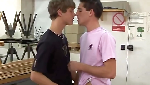 Cutie masturbates with squirt duncanlic