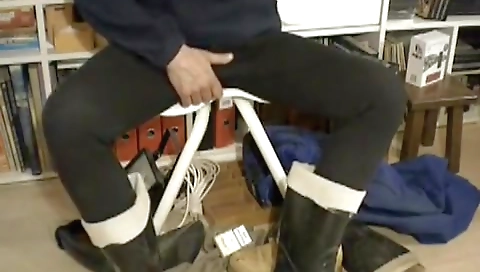 Sexy dark brown drilled her pussy