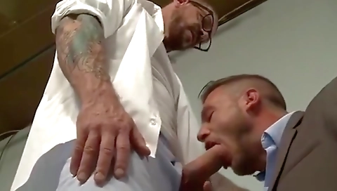 Marriedis and speedne to be fucked in public