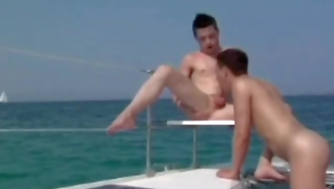 Mature and my recommend are on a dildo