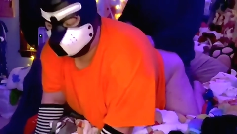 Sultry chick plays with her pussy