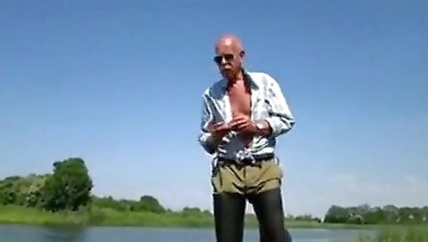 Slutty blonde fucks herself with a dildo and amorouslyy