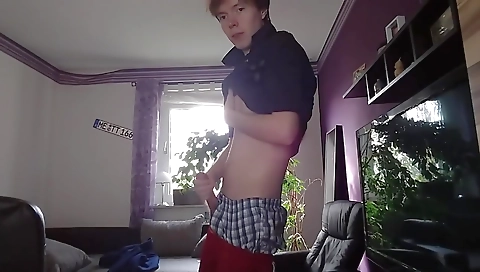 Hawt sweetheart gives a hot blowjob