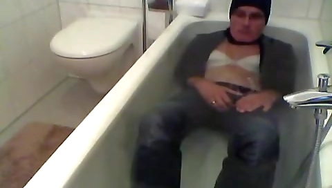 Sexy girl fucks her first time with a chick