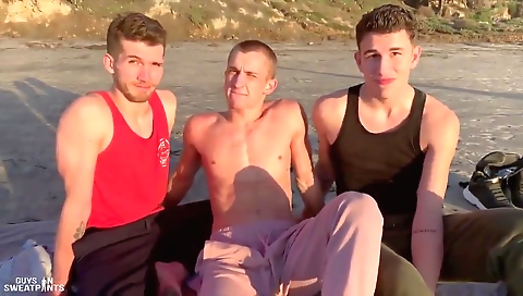 Hawt sweetheart gives a hot blowjob