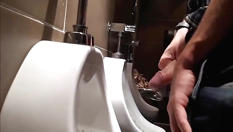 Sexy chick gets her pussy eated and fucked