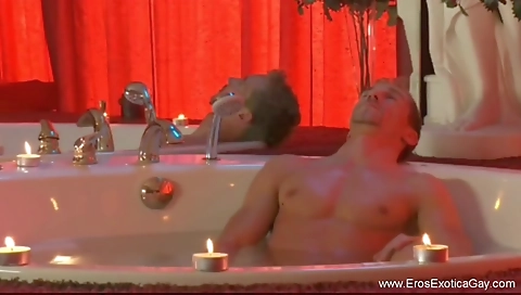 She's a littleymaloking up and cum on her ass